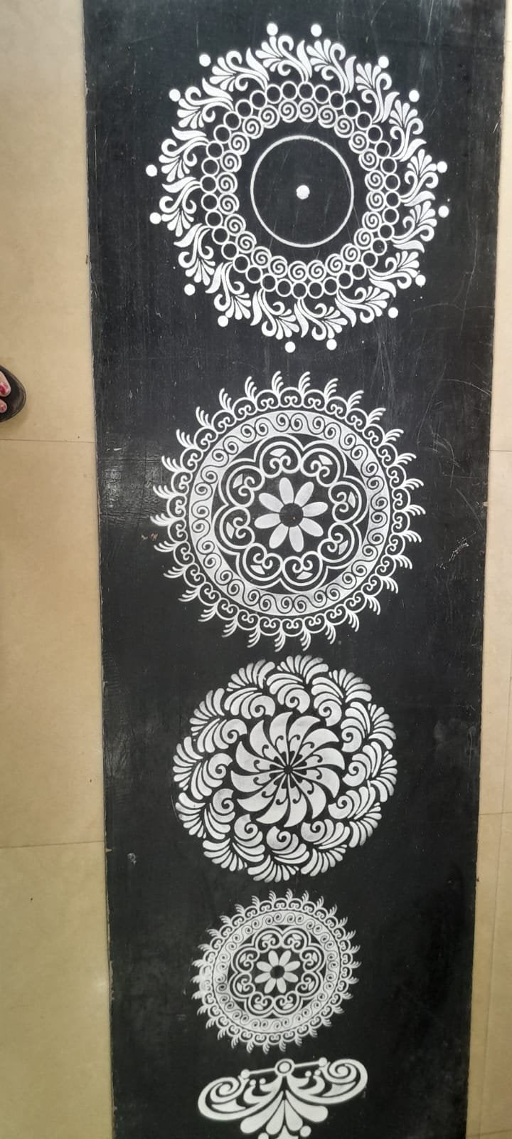 Metal Border Rangoli Set Of 6pcs Secondary image